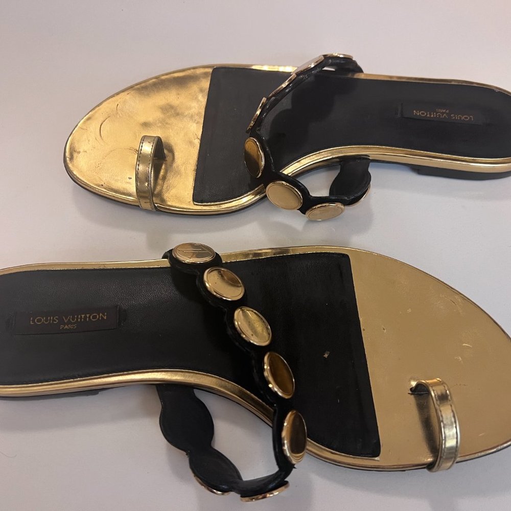 LOUIS VUITTON Socialite Gold Flat Sandals | Size 40 - Picture 9 of 9